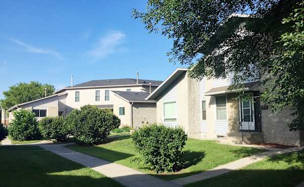 2-75 Oak Park Walk property